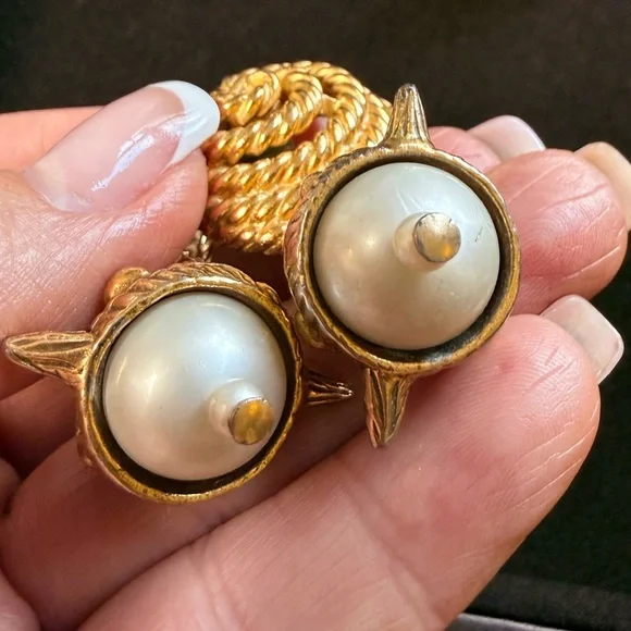 Vintage Trafari Drop style clip on earrings - Picture 2 of 7